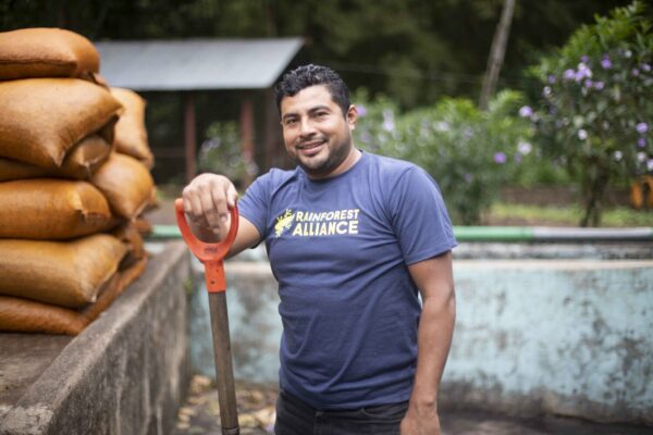 Our+agricultural+technician,+Erick+Lopez,+at+Los+Placeres+RFA+Cert